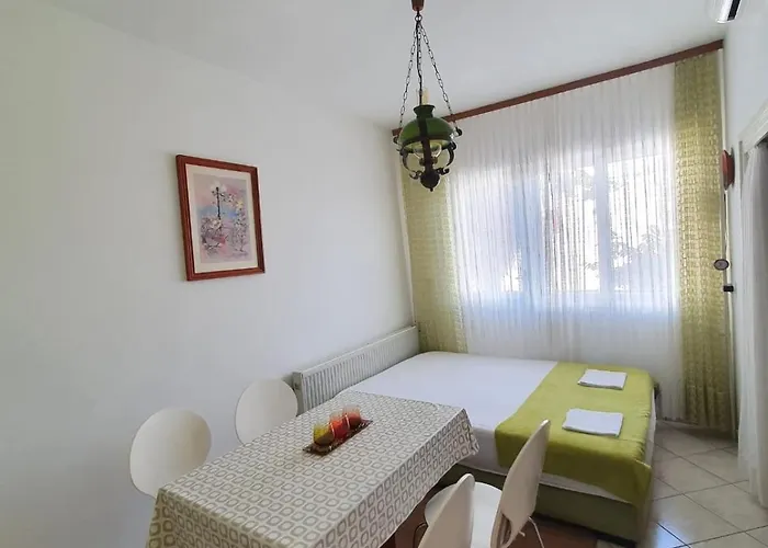 5185-1 For 3 Pers In Brodarica Šibenik